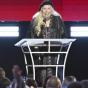 Blog Post : Joni Mitchell Has a Vegas Evening as Brandi Carlile, Jon Batiste and All-Star Cast Offer Three-Hour Salute for MusiCares 